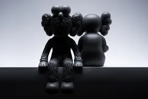 Kaws Seeing/watching Wallpaper