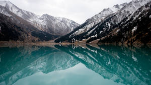 Kazakhstan Pristine Lake Wallpaper