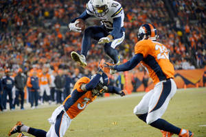 Keenan Allen Jumpstart Against San Diego Wallpaper