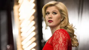 Kelly Clarkson Stunning Dress Wallpaper