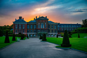 Kensington Palace Photographed During Sunset Wallpaper