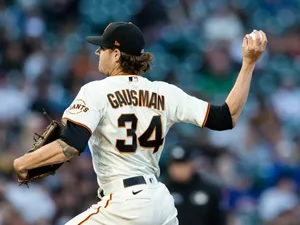 Kevin Gausman White Jersey Number 34 Wallpaper