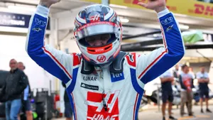 Kevin Magnussen Arms Up Wallpaper