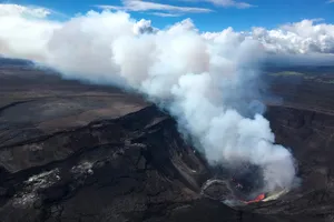 Kilauea Volcano White Smoke Wallpaper