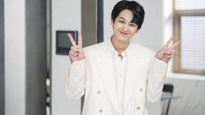 Kim Bum Peace Sign Wallpaper