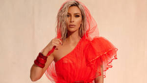 Kim Kardashian In Red Tulle Wallpaper