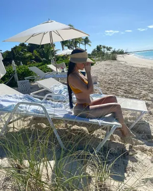 Kourtney Kardashian At The Seashore Wallpaper