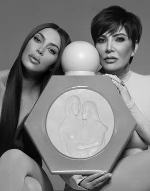 Kris Jenner Grayscale Wallpaper