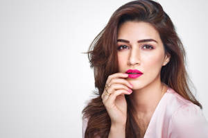 Kriti Sanon Hd Pink Lipstick Wallpaper