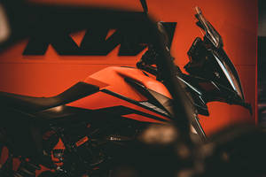 Ktm Duke 200 In A Ktm Shop Wallpaper