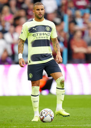 Kyle Walker Green Manchester City Jersey Wallpaper