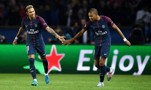 Kylian Mbappe Clapping Neymar's Hand Wallpaper
