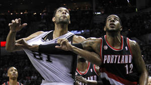 Lamarcus Aldridge Vs Tim Duncan Wallpaper