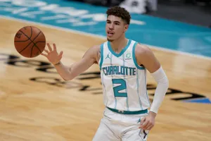 Lamelo Ball Catch A Ball Wallpaper