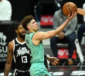 Lamelo Ball Lay-up Wallpaper