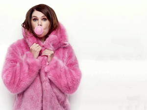 Lauren Graham Pink Furry Coat Wallpaper