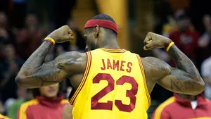 Lebron James Nba Jersey 23 Flexing Arms Wallpaper