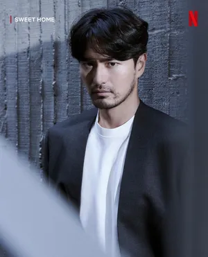 Lee Jin-wook In A Scene From Netflix's Horror Series, Sweet Home. Wallpaper