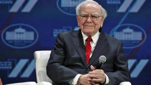 Legendary Investor Warren Buffett At The White House Event Wallpaper