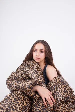 Leopard_ Print_ Fashion_ Portrait Wallpaper