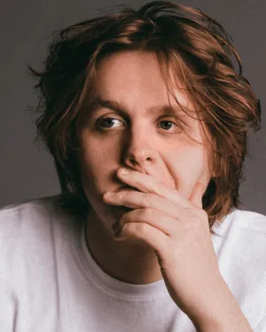 Lewis Capaldi Close-up Wallpaper