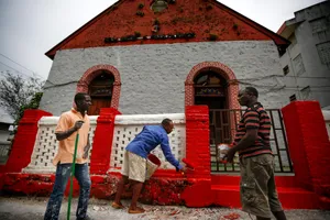 Liberia Red Grey House Wallpaper