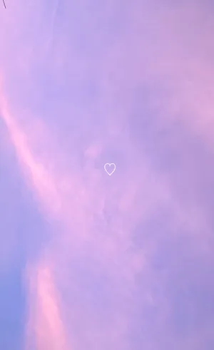 Light Purple Aesthetic Heart And Clouds Wallpaper