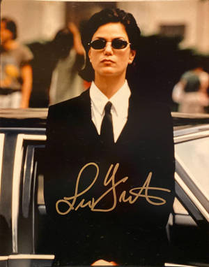 Linda Fiorentino In Character As Agent L Wallpaper