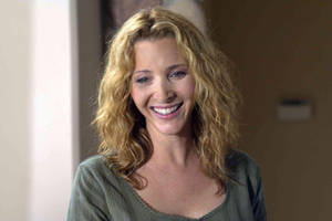 Lisa Kudrow Tv Show Scene Wallpaper