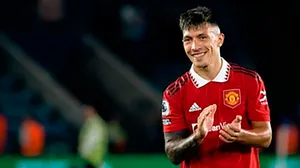 Lisandro Martínez Clapping Wallpaper