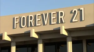 Logo Of Forever 21 In Building Wallpaper