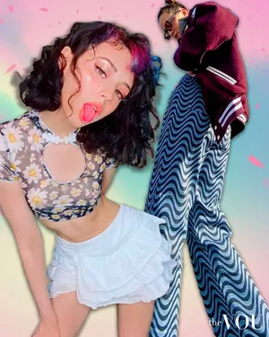 Look Stylish And Trendy In Any Season With This Autumn-inspired Aesthetic Wallpaper