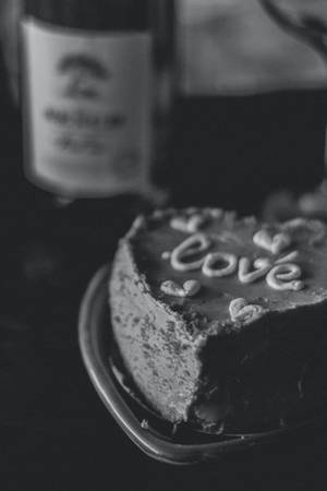 Love Black And White Cake Wallpaper