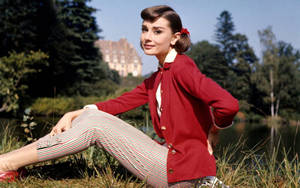 Lovely Girl Audrey Hepburn Wallpaper