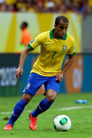 Lucas Moura Wearing Yellow Jersey Wallpaper