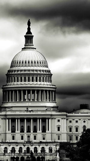 Majestic Black And White Capitol Hill Wallpaper