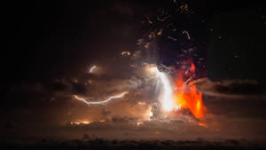 Majestic Calbuco Volcano Eruption In Chile Wallpaper