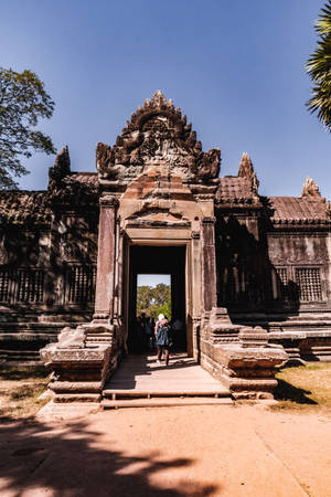 Majestic Gateway At Angkor Wat, Cambodia Wallpaper