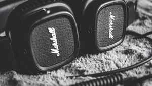 Marshall Headphone Monochrome Wallpaper