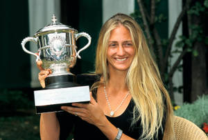 Mary Pierce Holding Her Roland Garros Trophy Wallpaper