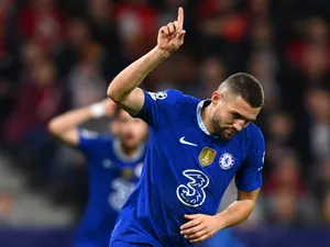Mateo Kovacic Pointing Sky Wallpaper