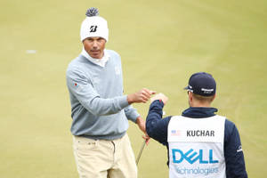 Matt Kuchar Giving Fist Bump Wallpaper