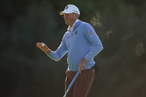 Matt Kuchar Playing Golf Wallpaper