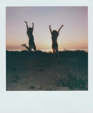 Mature Bestfriends Polaroid Wallpaper