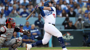 Max Muncy In Batting Position Wallpaper