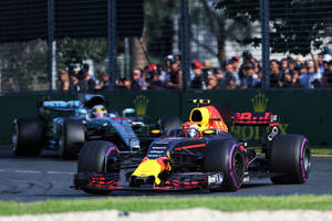 Max Verstappen Competing At The 2016 Australian Grand Prix Wallpaper