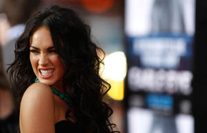 Megan Fox Hd Flashy Smile Wallpaper