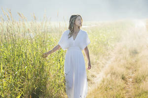 Melissa Benoist In A Field Wallpaper