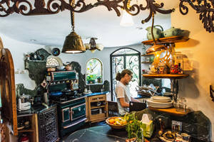 Melissa Leo Cooking In A Small Kitchen Wallpaper