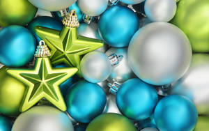 Metallic Colorful Christmas Balls Wallpaper
